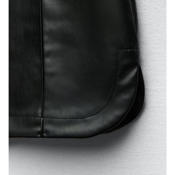 Zara Topstitched faux leather skirt - Picture 3 of 6